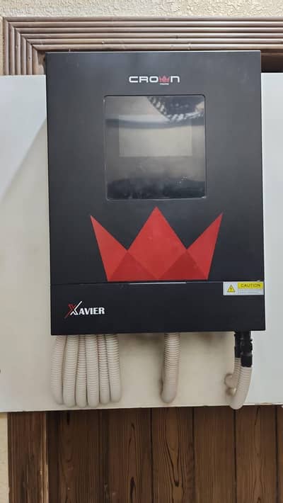 Crown Inverter with batteries