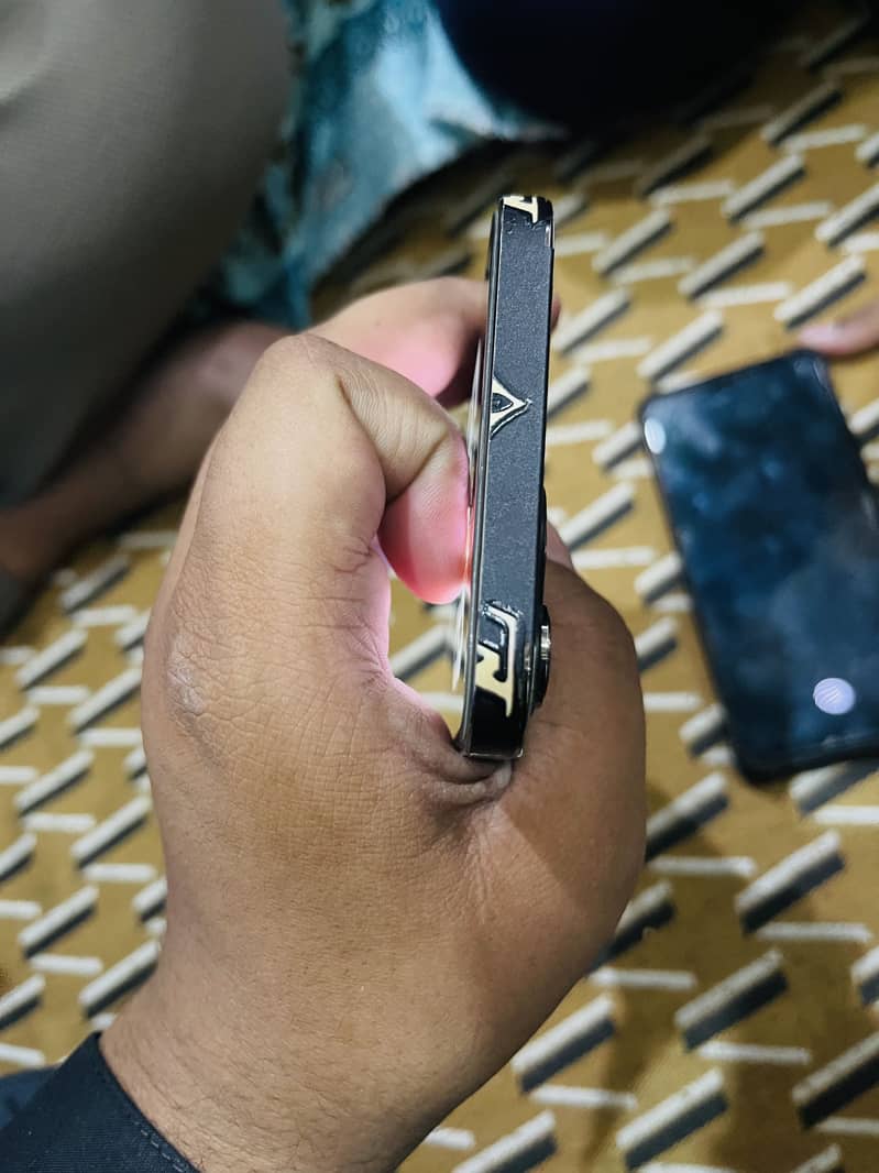 iPhone 12 Pro Max 3