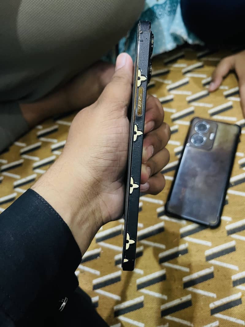 iPhone 12 Pro Max 4