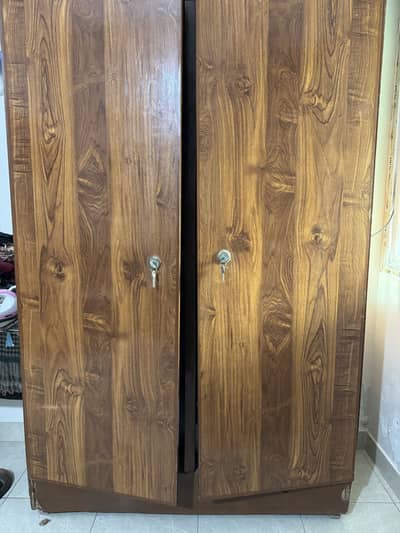 2 Door Wardrobe, Centre Table & Divan