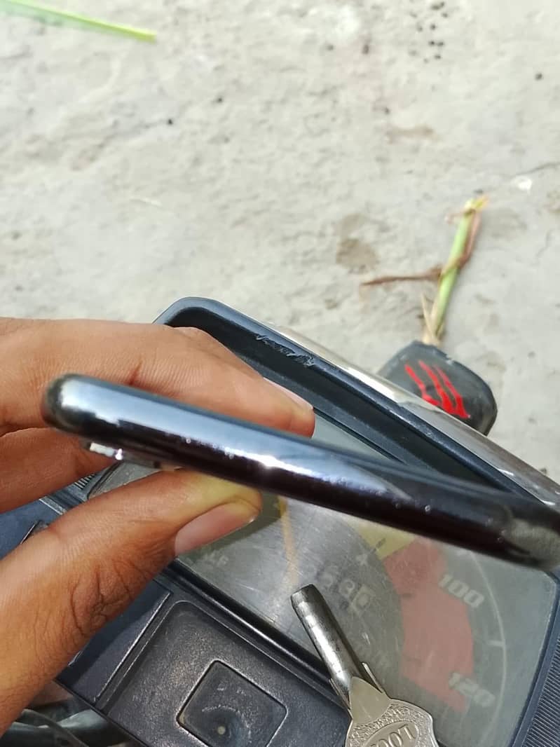 Apple iPhone X 5