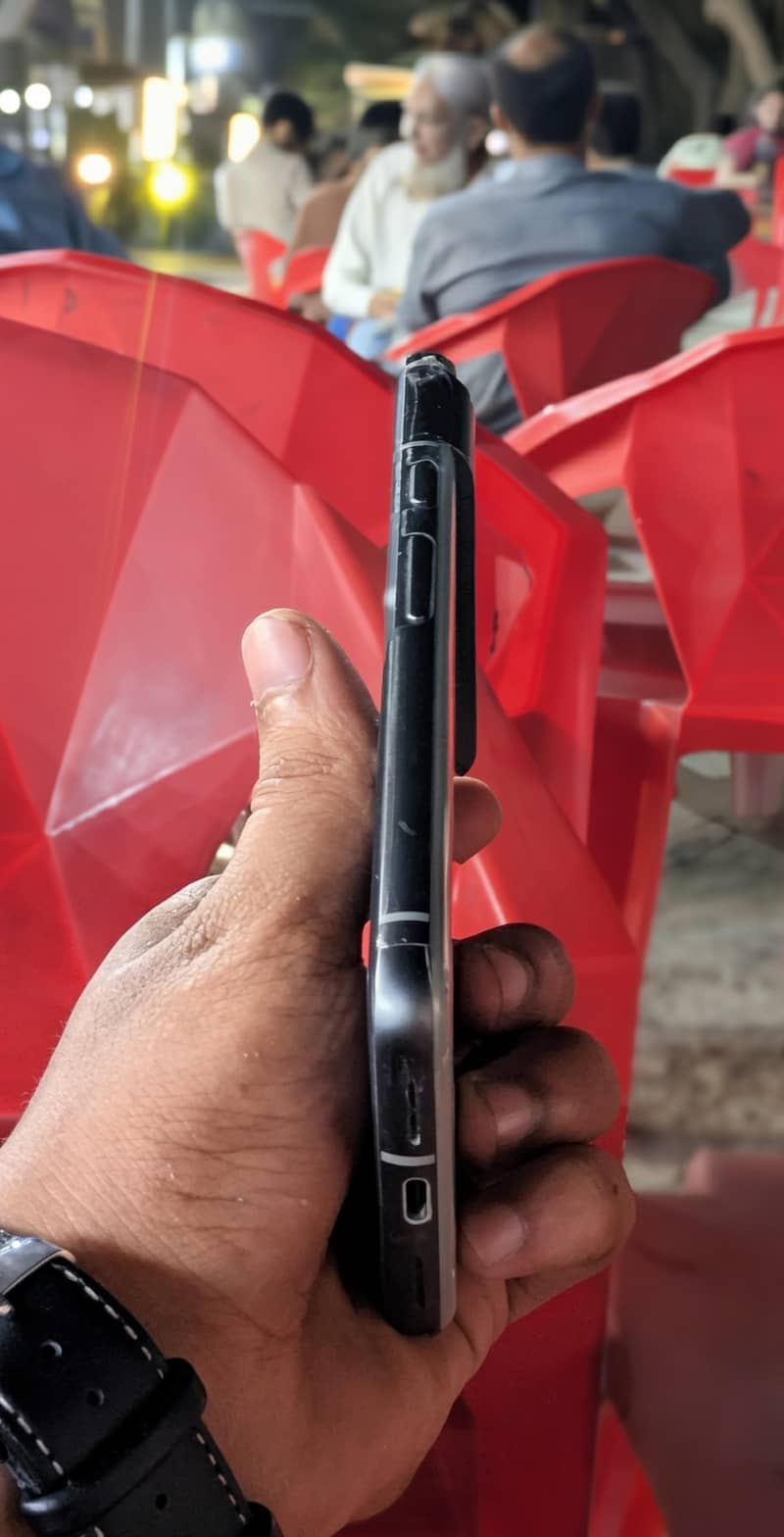 Google Pixel 8 4