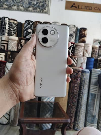 Vivo V30