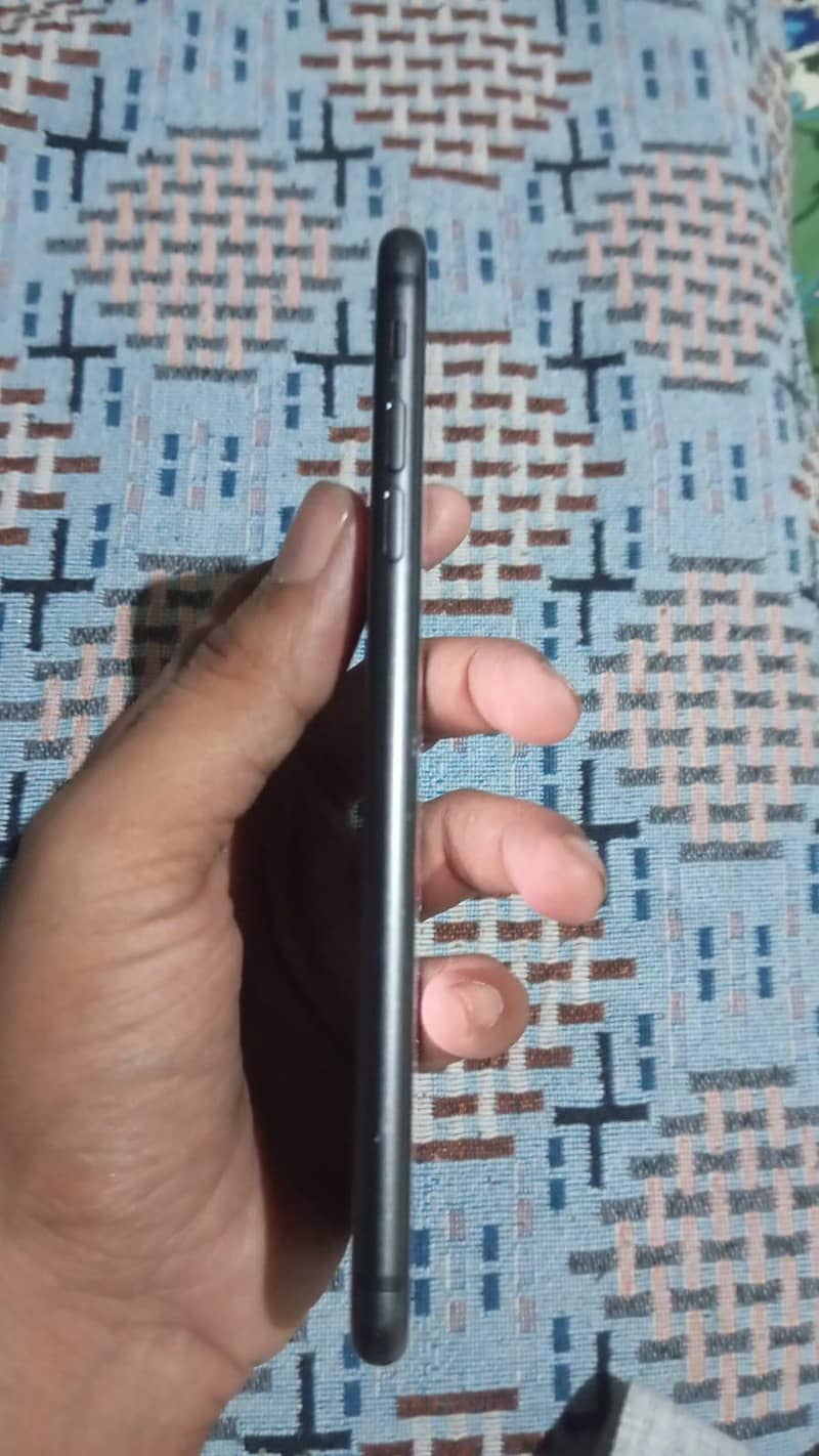 Apple iPhone 8 Plus 3