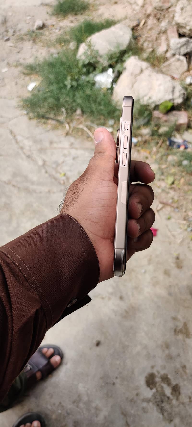 Apple iPhone 16 Pro JV 3