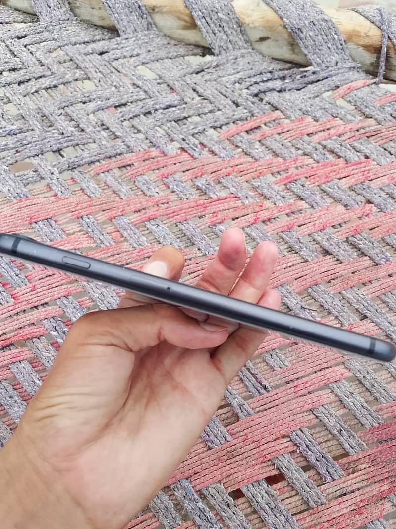 Apple iPhone 8 Plus 3