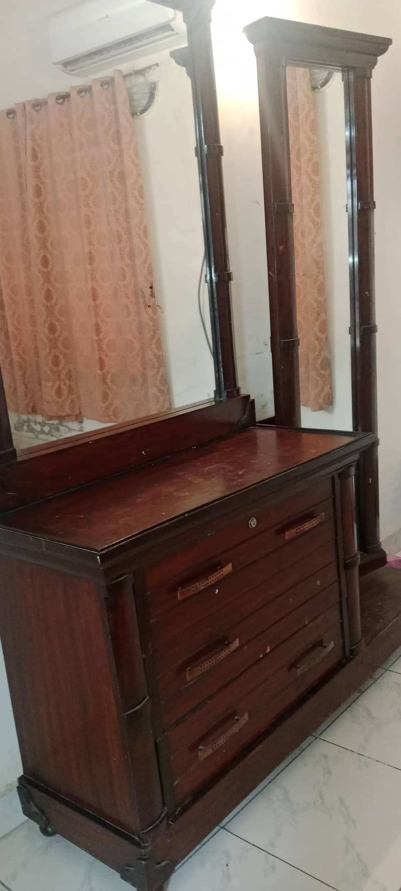 king bed,dressing table and side table 2