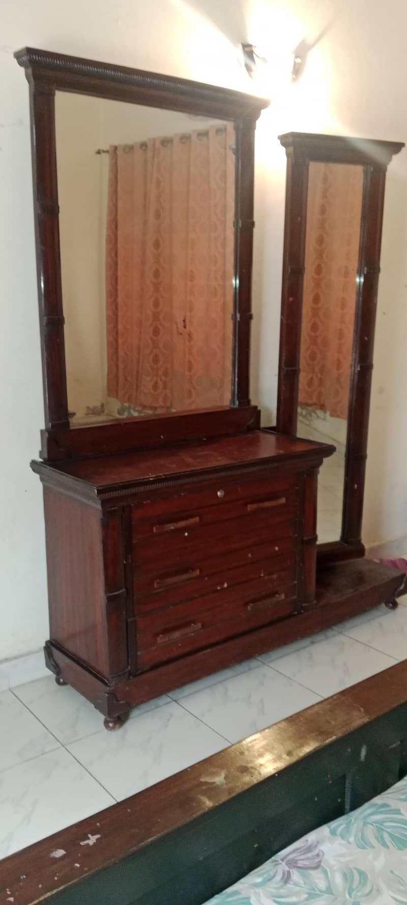 king bed,dressing table and side table 3