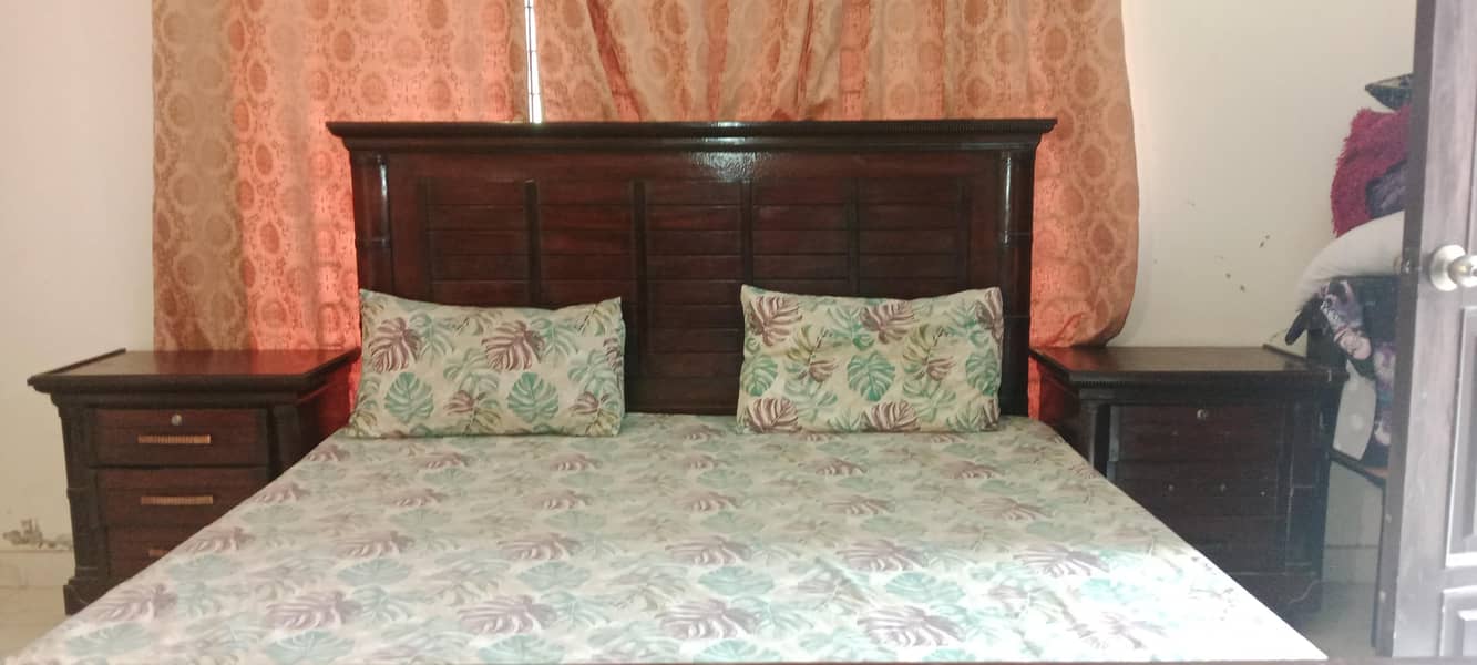 king bed,dressing table and side table 4