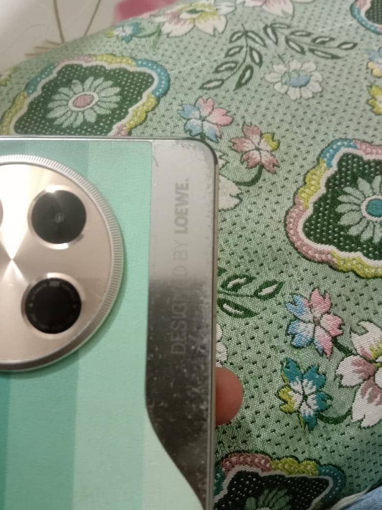 Tecno CAMON 30 0