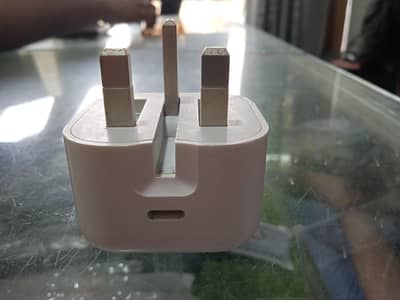 apple charger 03038205717