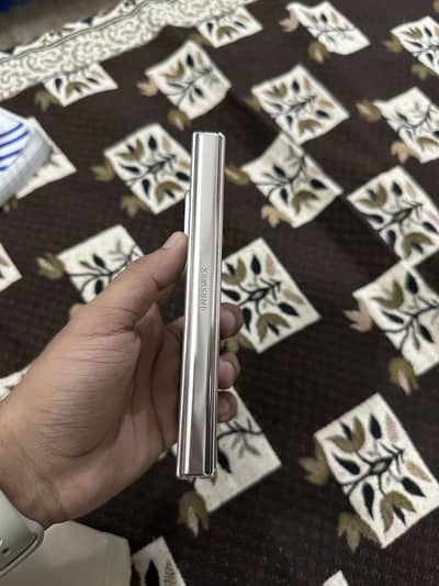 Samsung Mobile Z Fold 4
