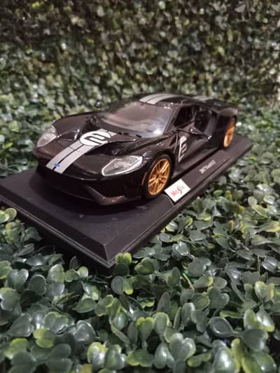 Maisto 2017 Ford GT #2 Black 1:18 Scale Special Edition