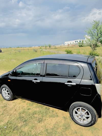 Daihatsu Mira 2012