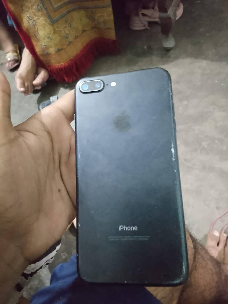 Apple iPhone 7 Plus 3