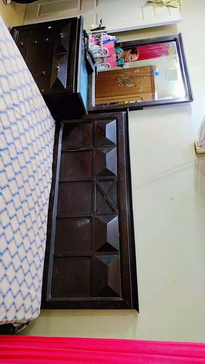 bed set with sude table and dressing table