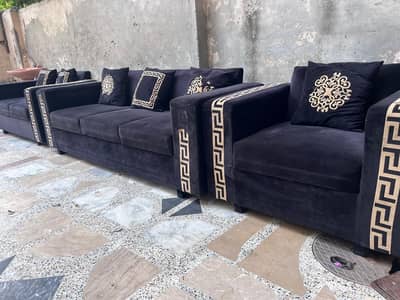 Sofa Set for sale In Good condition with Cotions