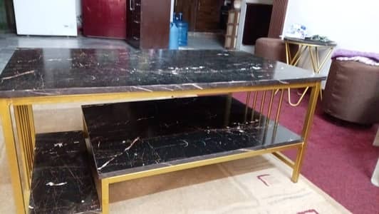 center table in v good condition