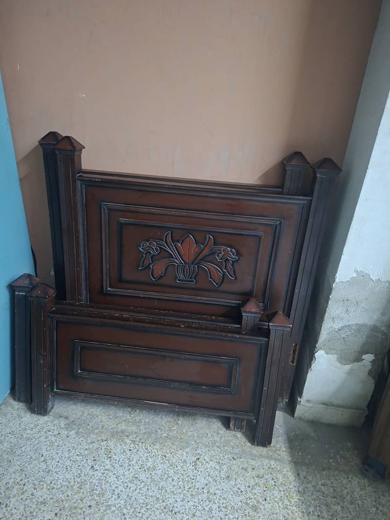 Single bed pair 0