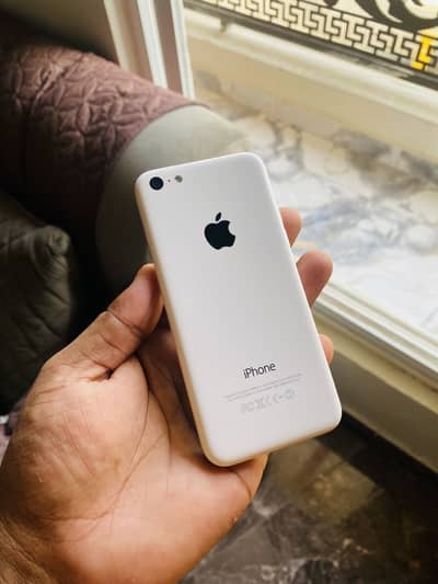 iPhone 5c (32gb)urgent Sale. 03:20:88:000:34