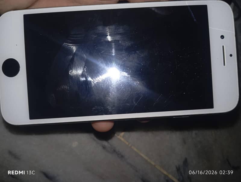 Apple iPhone 8 4