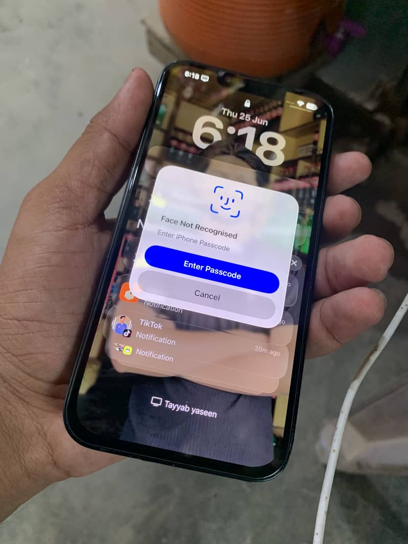 Apple iPhone 13 1