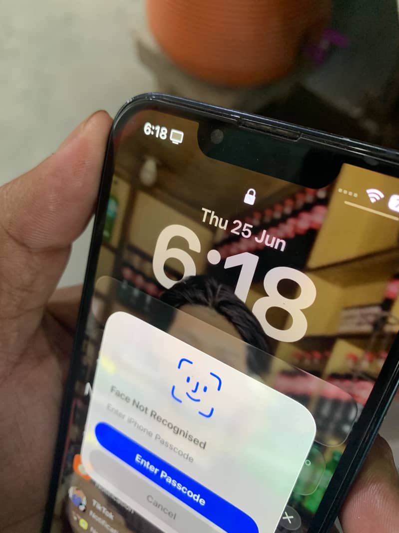 Apple iPhone 13 2