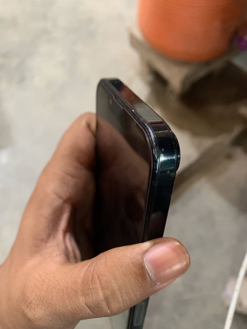 Apple iPhone 13 6