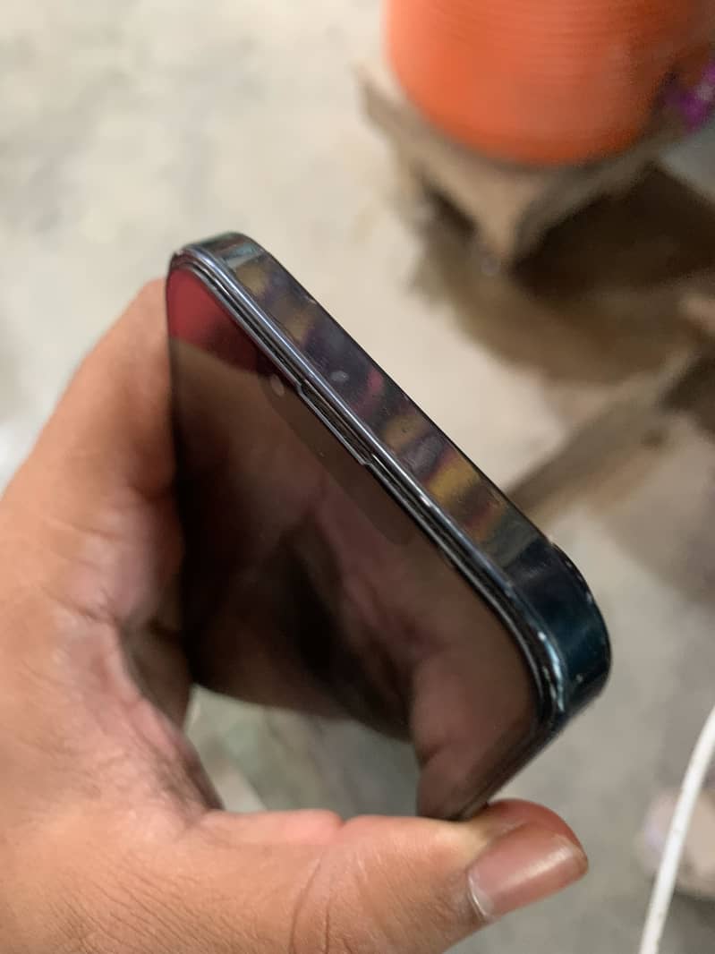 Apple iPhone 13 9