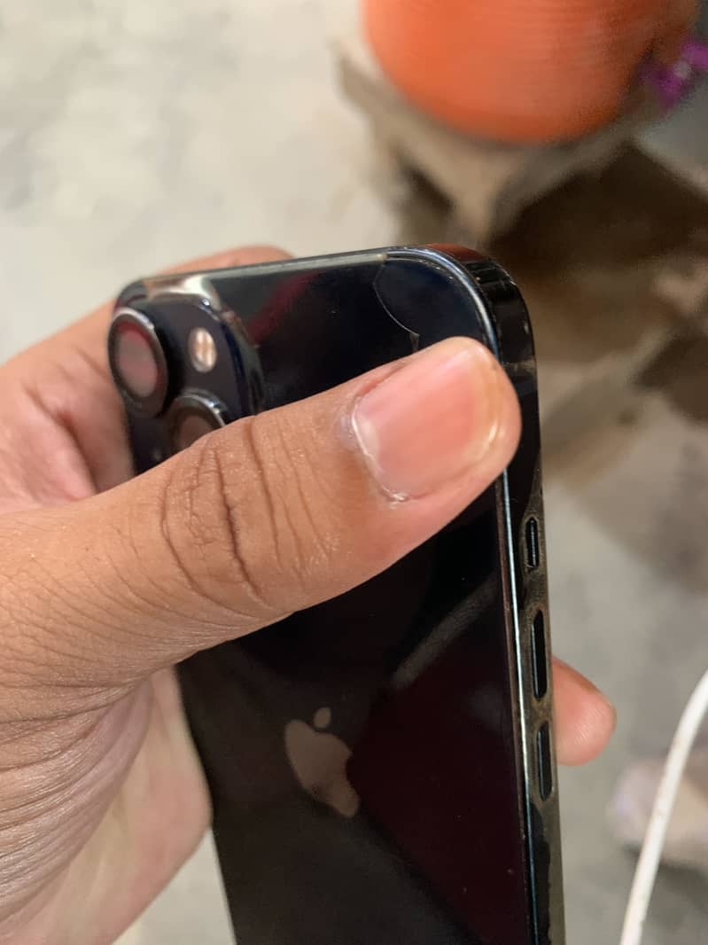 Apple iPhone 13 10