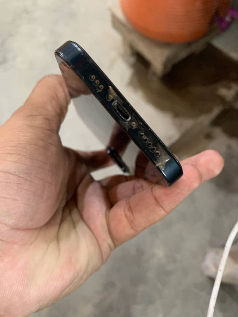Apple iPhone 13 14
