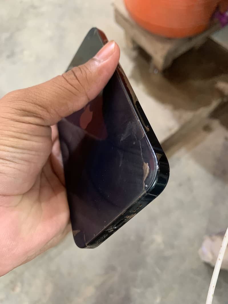 Apple iPhone 13 16
