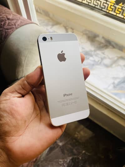 iPhone 5s(32gb)urgent Sale. 03/20/88/000/34