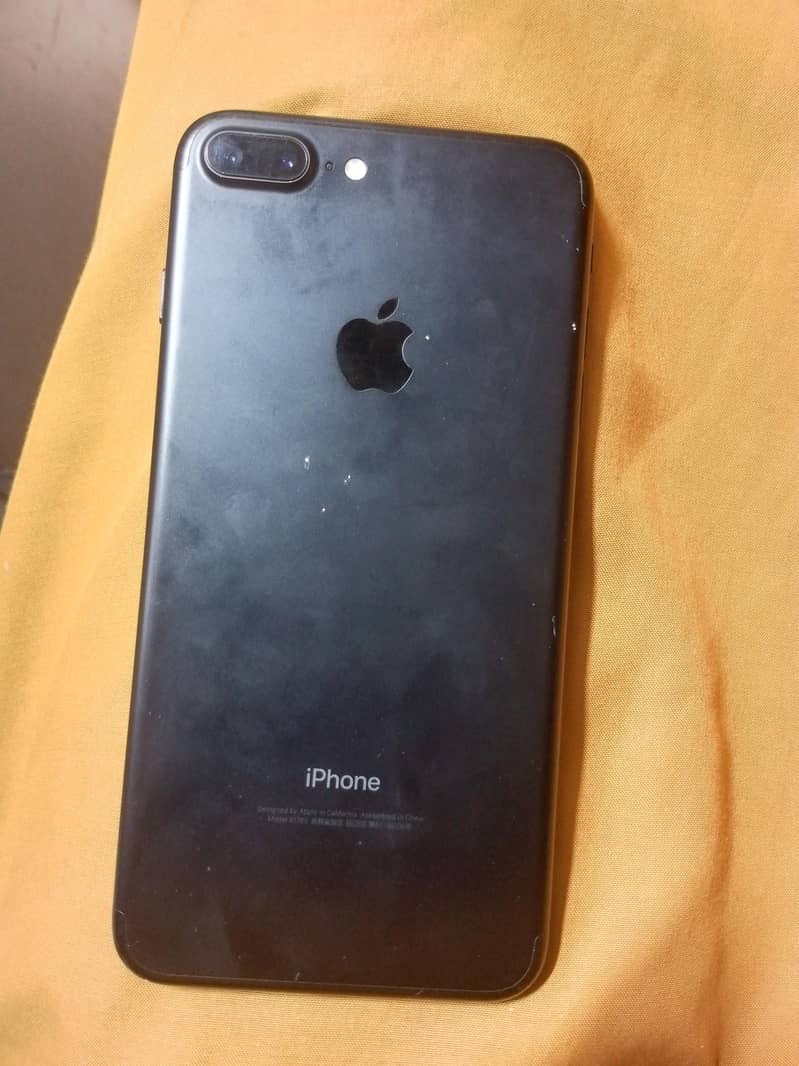 Apple iPhone 7 Plus 1