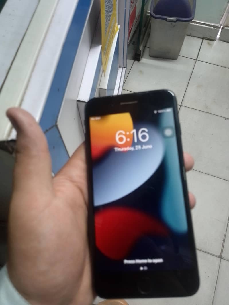 Apple iPhone 7 Plus 3