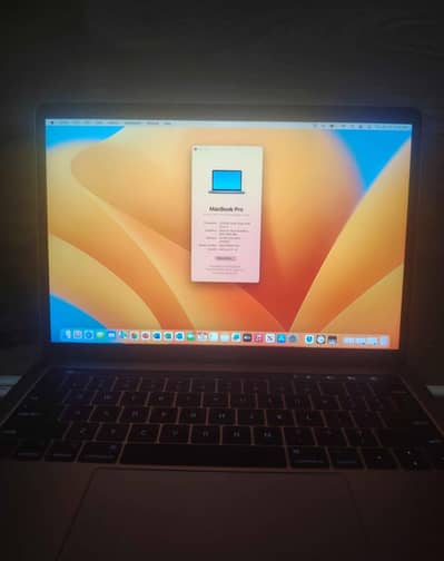 Mac Book Pro 2017 16/256 i7 processer