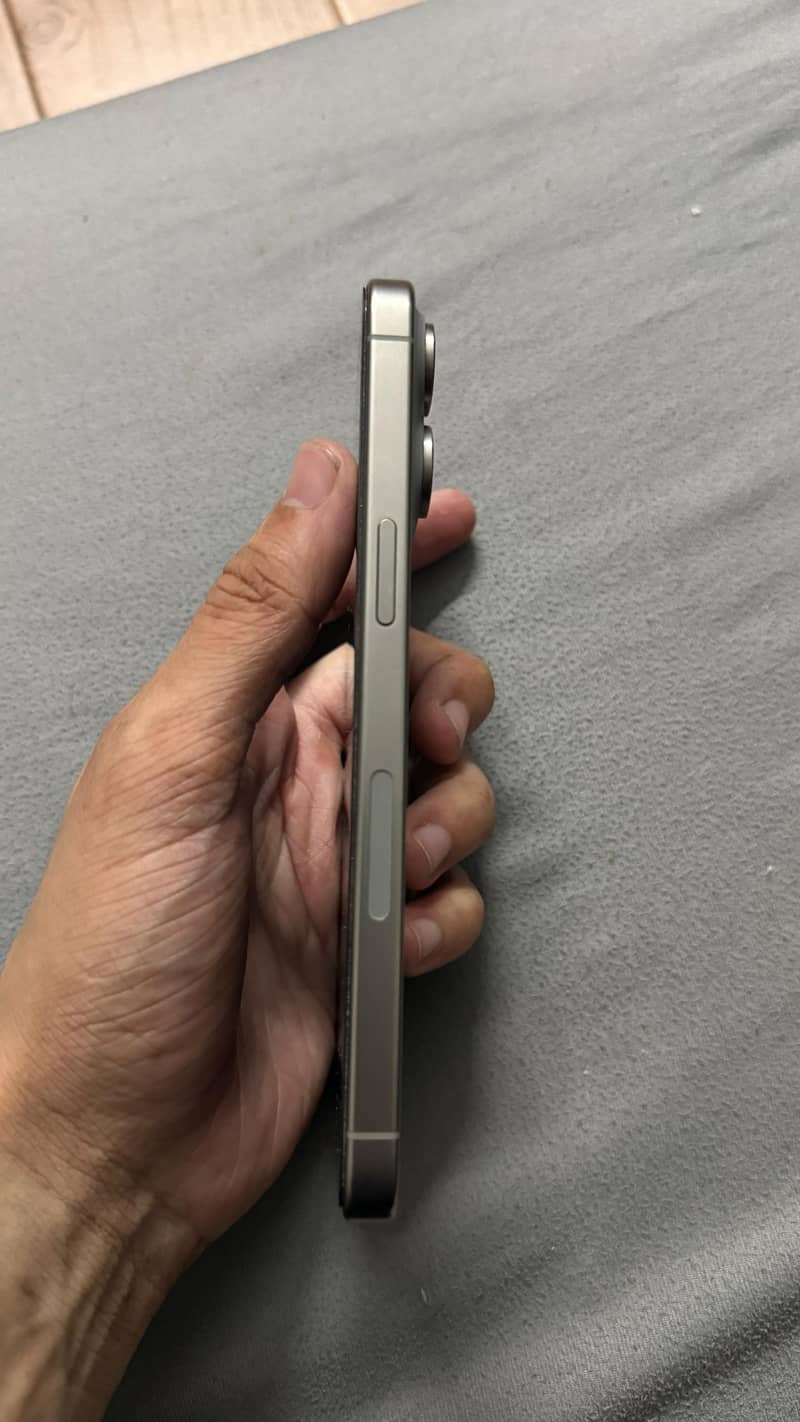 Apple iPhone 15 Pro Max 3