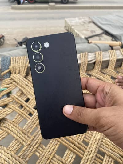 Vivo Y100