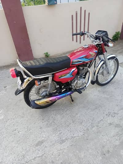 Honda 125 Red Color