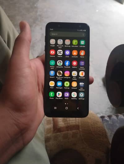 Samsung Mobile J6