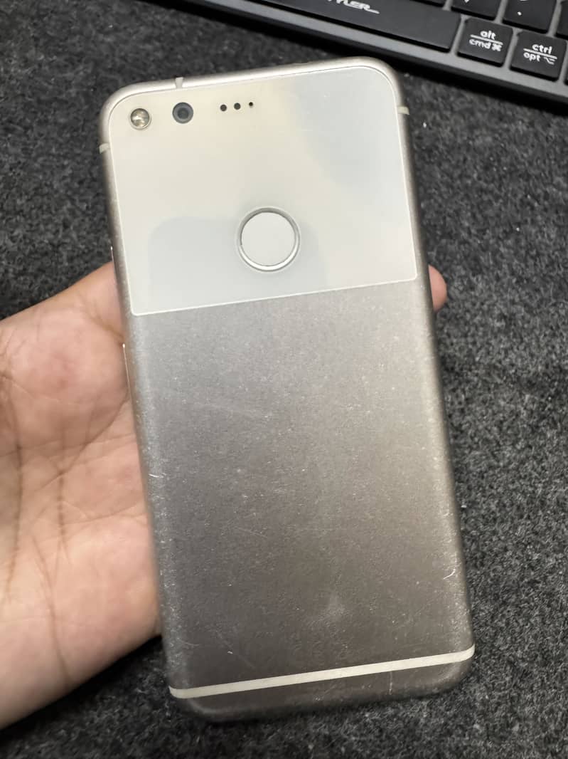Google Pixel (OG) 0