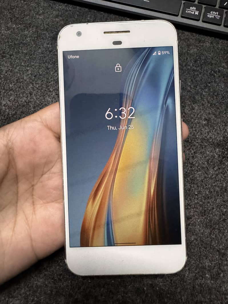 Google Pixel (OG) 1