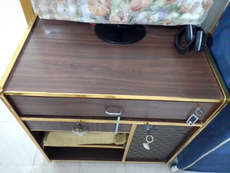 computer table 1