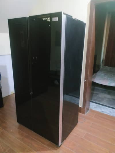Signature Side-by-Side Full Size Refrigerator for Sale – 8 Years Used