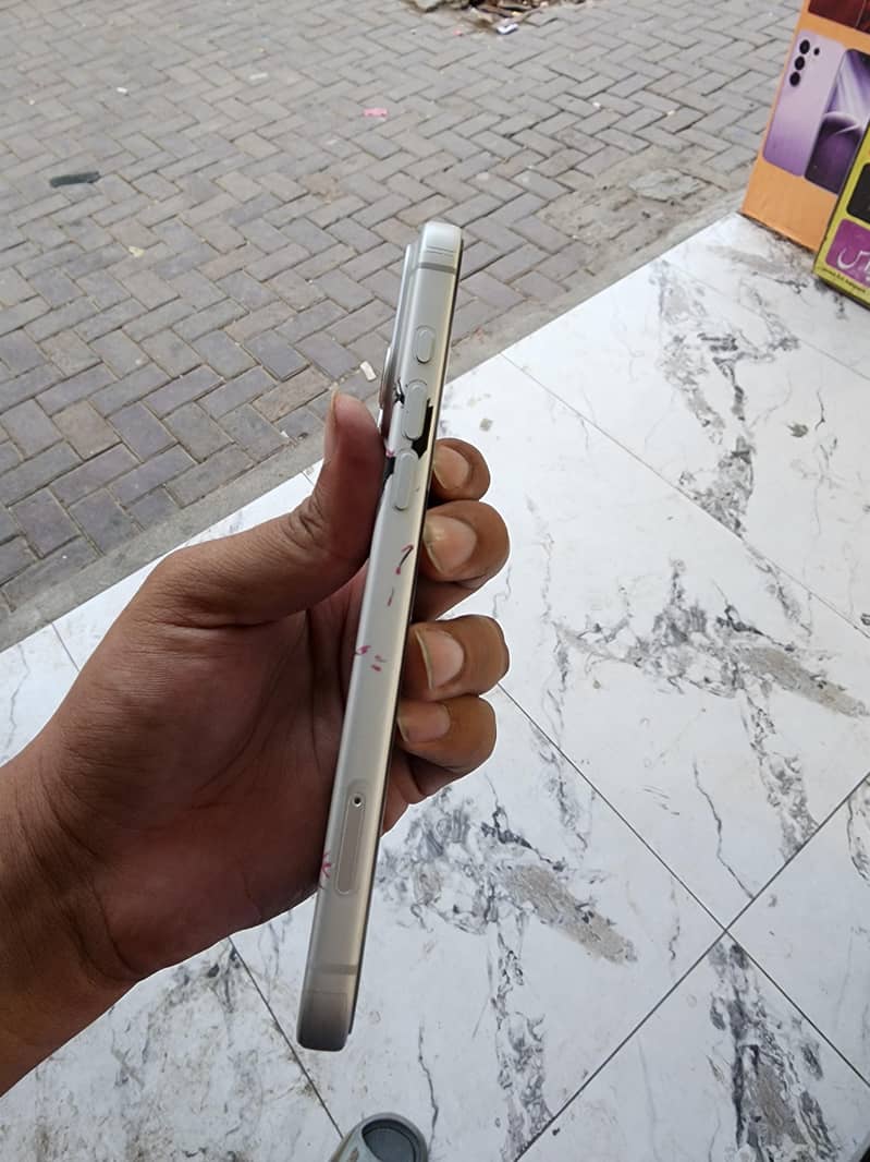 Apple iPhone 17 Pro Max 4