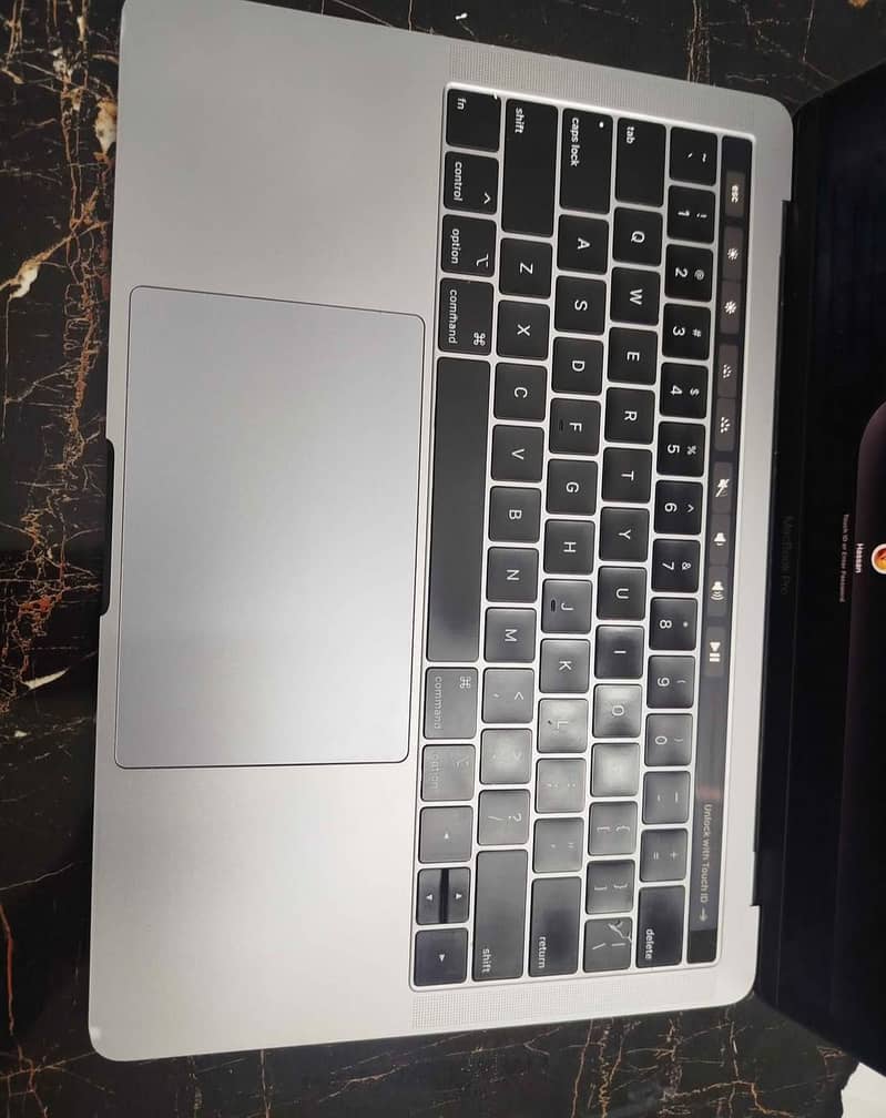 macbook pro 2018 4