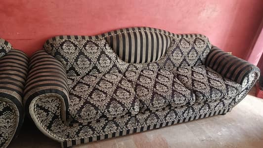 7 seater Sofa Set urgent sell moltyfoam seats without any defect