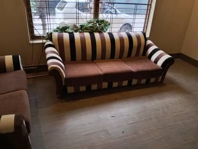 6 seater. . . . 2+2+1