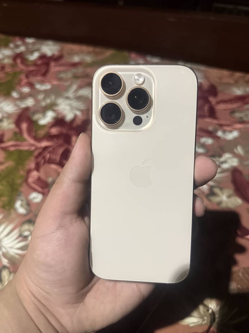 iPhone 16 Pro 0