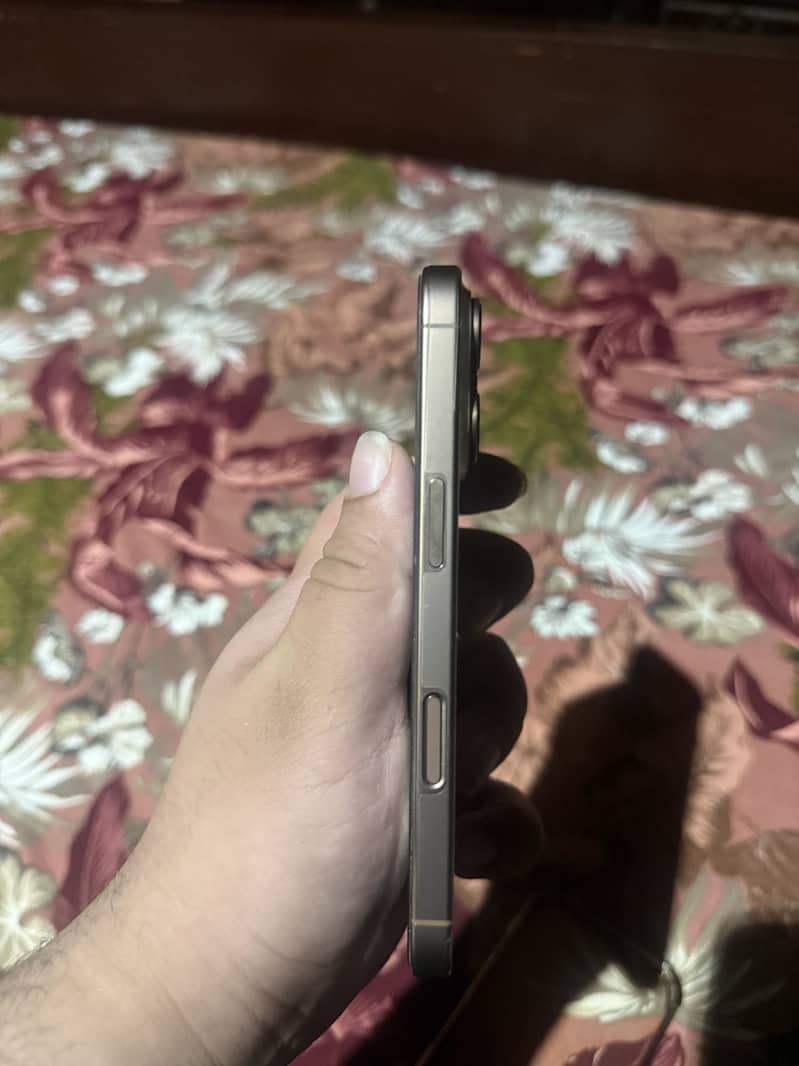 iPhone 16 Pro 2